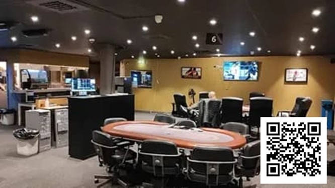 【EV扑克】深夜牌局变“战场”！瑞典特警荷枪实弹突袭扑克比赛，线下扑克彻底凉凉？【EV棋牌】-EV棋牌