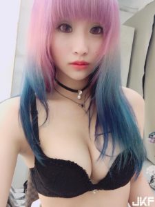 大衝擊！「爆乳美少女」甜到不行的性感誘惑【EV棋牌】-EV棋牌