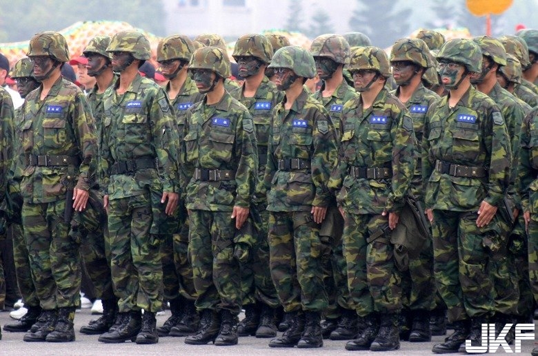 害羞木訥追妹總是吃虧？　魯男聊到一半「被嘴哥GG」…結局太慘了【EV棋牌】-EV棋牌