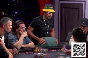 【EV扑克】史上最惨cooler之一！A葫芦撞四条8，魔术师豪夺82W刀巨池！【EV棋牌】-EV棋牌