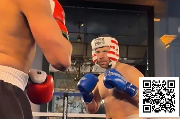 【EV扑克】”Jungleman”拳击赛第二回合遭偷袭，面部流血，比赛被叫停【EV棋牌】-EV棋牌