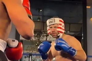 【EV扑克】Jungleman拳击赛结果大翻车!Dan Cates遭判TKO落败【EV棋牌】-EV棋牌