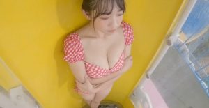 「爆乳正妹」玩劍湖山滑水道竟超展開　網友：變性滑水道？【EV棋牌】-EV棋牌