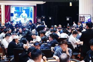 【EV扑克】TLPT济州岛站｜主赛B组171人次火爆对战剩余26人晋级！Bai Yunpeng狂揽超80万计分笑傲全场！YIMING LEE斩获巡游豪客赛王冠！【EV棋牌】-EV棋牌