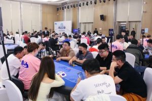 【EV扑克】泰山之巅扑克系列赛第四日|主赛预选赛收官,丙组丁组双箭齐发,刘鹏带领180人闯入复赛,刘鹏,黄星灿分获丙/丁组CL【EV棋牌】-EV棋牌