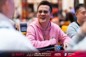 【EV扑克】“Let’s Go! Dong Chen!”从1美元奇迹到4美元截胡:丹牛为何非抢到陈东不可?【EV棋牌】-EV棋牌