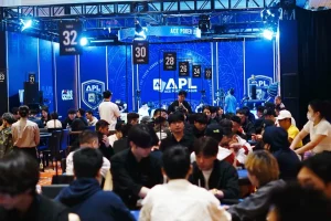 【EV扑克】APL济州岛｜奖池狂飙破保！主赛C/D组合共260人次参赛39人晋级，李欢/Zhang Xugang分别登顶小组CL！明日主赛“末班车”等你抄底！【EV棋牌】-EV棋牌