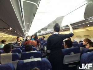 空姐在飛機上怎麼休息?飛機職員休息室大揭密【EV棋牌】-EV棋牌