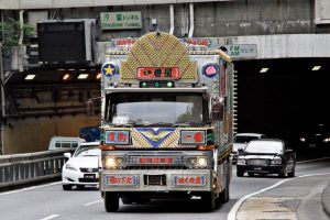 移動柏青哥!來見識一下日本的卡車改裝文化【EV棋牌】-EV棋牌