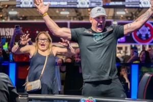 【EV扑克】预估44分钟打完却鏖战3小时!Mizrachi惊险拿下第九枚WSOP手链【EV棋牌】-EV棋牌