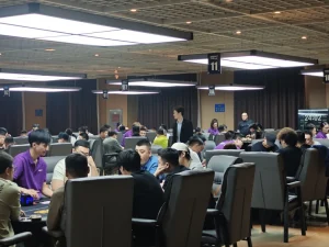 【EV扑克】DBPT葫芦岛站C组战报:270人次创单日新高,何先生118万记分牌登顶“东北王”【EV棋牌】-EV棋牌