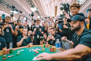 【EV扑克】极致煎熬!2026WSOP 主赛泡沫圈定档 Day4,经典剧本再度复刻【EV棋牌】-EV棋牌
