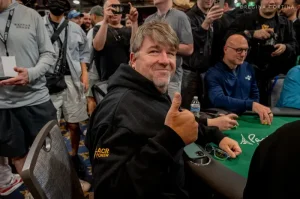 【EV扑克】WSOP主赛泡沫圈炸裂:Moneymaker出局,剩下的人全笑了【EV棋牌】-EV棋牌