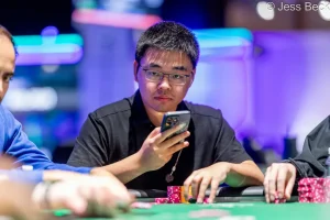 【EV扑克】2026WSOP | 主赛剩62人,唐俊杰记分牌第七,携手Tianle Wang、章聪雅挺进Day7【EV棋牌】-EV棋牌