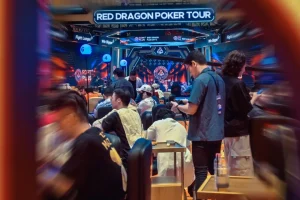 【EV扑克】2026 红龙杯PLUS | C/D 组收官,青龙杯 Plus 首轮圆满落幕,66 位精英晋级决赛轮!【EV棋牌】-EV棋牌