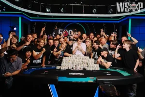 【EV扑克】WSOP主赛事单挑J3o抓诈同花,英雄式跟注还是世纪自杀?【EV棋牌】-EV棋牌