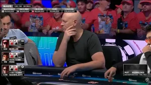 【EV扑克】决赛桌AA撞99,JJ为何秒弃?WSOP主赛第五名出局手牌深度解析【EV棋牌】-EV棋牌