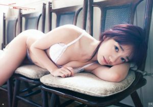 嬌小可愛偶像系女孩「關根優那」胸前木瓜奶重量感破表　極度挑逗讓人受不了【EV棋牌】-EV棋牌