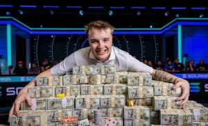 【EV扑克】22岁赢得WSOP主赛事1000万美元,他把钱存进了投资账户,只给自己买了一辆二手科尔维特【EV棋牌】-EV棋牌