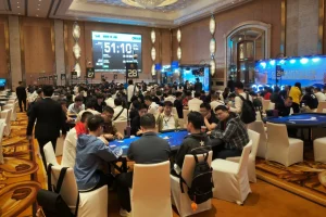 【EV扑克】2026 CPG横琴｜珠海烽烟再起！主赛第一轮A组512人参赛176人晋级，郑敬钭收获26.9万记分牌领跑【EV棋牌】-EV棋牌